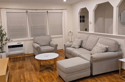Canarsie Apartment | Spacious 3-bedroom apartment in lovely Brooklyn with AC