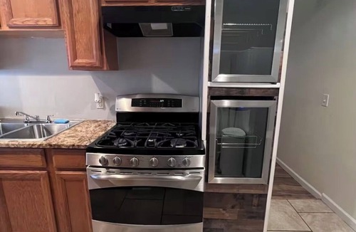 West Trenton Apartment | Spacious 3-bedroom apartment in lovely Trenton with AC