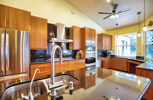 Laurel House | Spacious 3 Br Home w/Pool- 1 mile walk to beach
