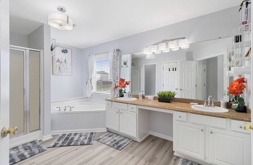 Union City House | Spacious 3 level house, 7bedrooms 4 baths in Union City