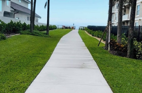 Dachs House | Spacious 3-bedroom Entire home across the beach in perfect Daytona Beach Shores