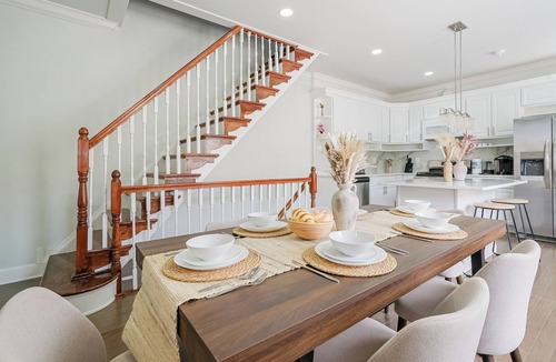 South Philadelphia West Apartment | Spacious 3BR/3BA - Sleeps 8 - 10 Min to Stadium