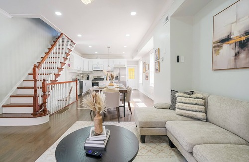 South Philadelphia West Apartment | Spacious 3BR/3BA - Sleeps 8 - 10 Min to Stadium