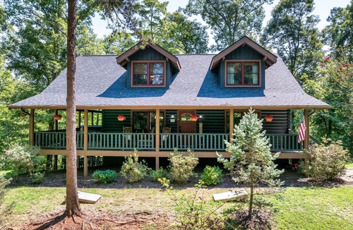 Lake Lure Cabin | Spacious 3BR Lake Lure Retreat with Bunk Room Sleeps 15 -Family & Pet Friendly