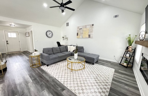 Loganville House | Spacious 3BR Loganville Retreat w/Yard