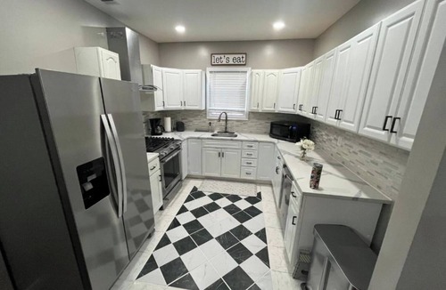 Weequahic Apartment | Spacious 3BR Newark Stay | Near NYC