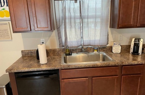 Parker House | Spacious 3BR Townhome with Modern Amenities