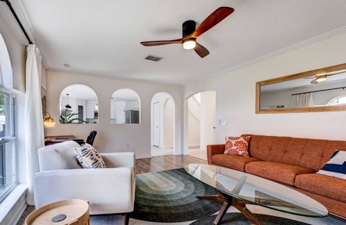 Sanford House | Spacious 4+1 bedroom house in Sanford with fast WiFi, A/C, & sleeping up to 12!n