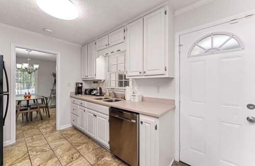 Riverdale House | Spacious 4-Bedroom-3 Bath house