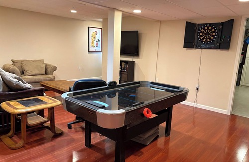 Parole House | Spacious 4-bedroom house with AC in Annapolis area