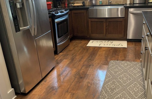 Tate House | Spacious 4-bedroom house in charming Fairmount with WiFi, AC fire pit Hot Tub