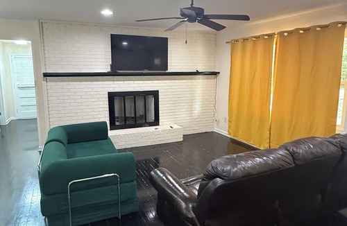 Clermont House | Spacious 4-bedroom house in charming Clermont with AC