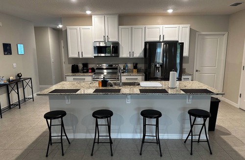 Port Malabar House | Spacious 4-bedroom house with AC, WiFi in wonderful Palm Bay