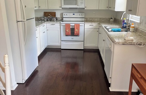 Belmont Historic District House | Spacious 4-bedroom house in charming Belmont with WiFi and AC