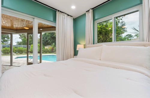 Villas House | Spacious 4-bedroom pet-friendly pool house in lovely Fort Myers near beaches