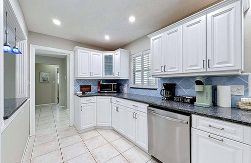 Seminole House | Spacious 4-Bedroom Pool Home near Seminole Beach