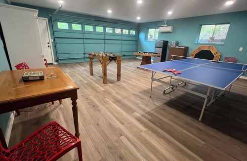 Otto Cabin | Spacious 4-bedroom river front cabin with WiFi, Game Room & Hot Tub for 15