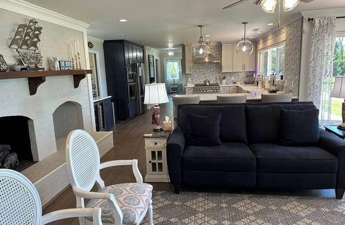 White Stone House | Spacious 4-bedroom house in gorgeous White Stone, Virginia
