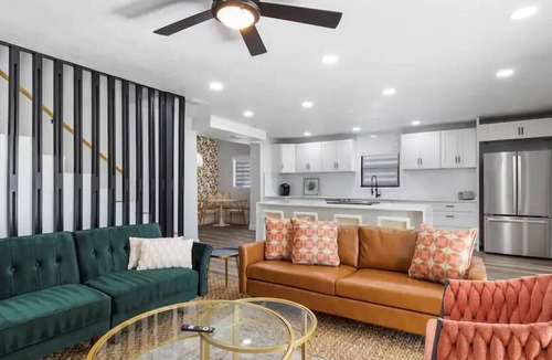 South Seminole Heights Apartment | Spacious 4 Br Near FL Aquarium