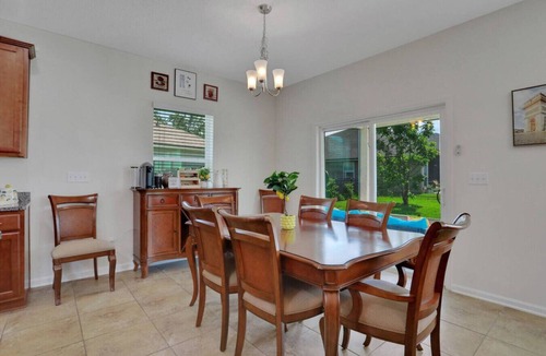Northside House | Spacious 4b/4b Villa Near JAX Airport & Beaches