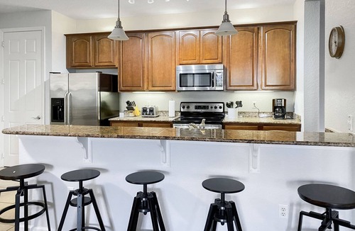 Florida Central Atlantic Coast Condo | ★SPACIOUS 4BD/2BA★CONVENTION CENTER/UNIVERSAL EPIC UNIVERSE WALKING DISTANCE