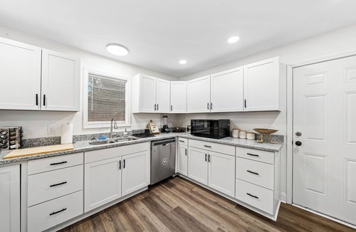 Athens House | Spacious 4BR/3.5BA Athens Home— Near UGA & Downtown