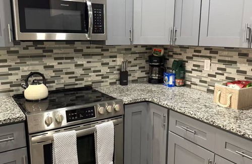 Pittsburgh House | Spacious 4BR Atlanta Retreat Minutes to Downtown & Attractions