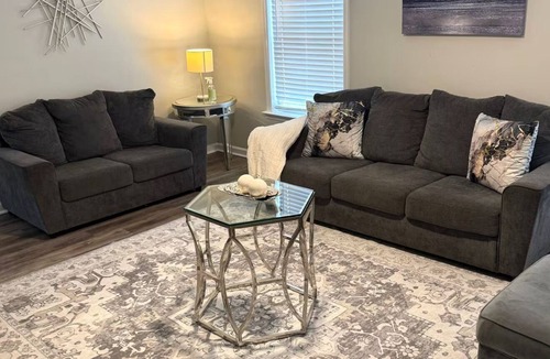 Pittsburgh House | Spacious 4BR Atlanta Retreat Minutes to Downtown & Attractions
