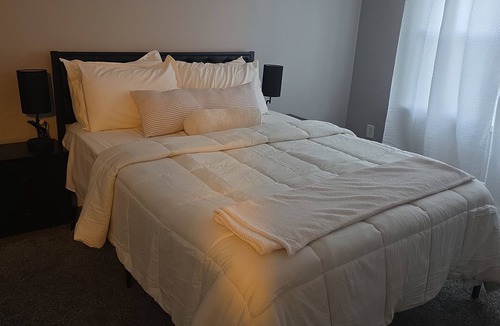 Cedonia House | Spacious 4BR Baltimore Townhome with AC, WiFi & Free Parking