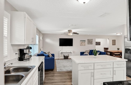 Orange Park House | Spacious 5/2 in Orange Park