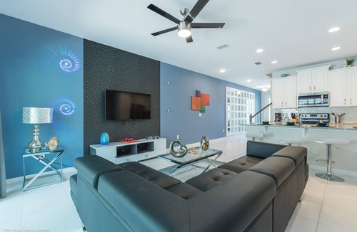 Four Corners House | Spacious 5 Bed Splash Pool Townhome in Solara