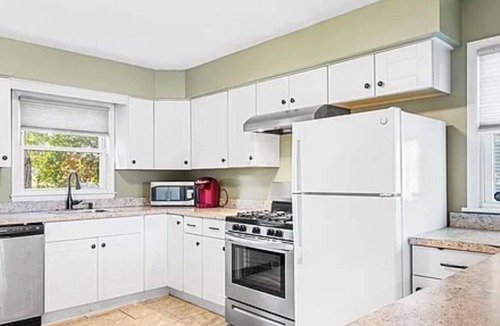 Ewing House | Spacious 5-bedroom yellow house in welcoming Ewing Township with AC