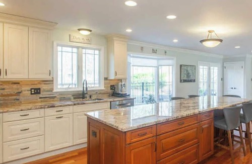Saint Davids House | Spacious 5-bedroom house, with pool and hot tub, 2 miles from Aronimink