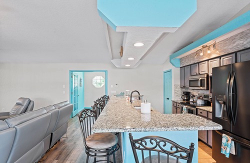 Hudson House | Spacious 5-bedroom 3 bath waterfront home on canal leading to Gulf of America!