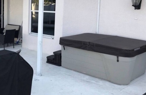 Caloosahatchee House | Spacious 5-bedroom house in lovely Cape Coral with WiFi, AC