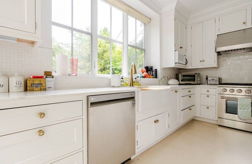 Montclair House | Spacious 5-bedroom house with pool and two office rooms in charming Montclair