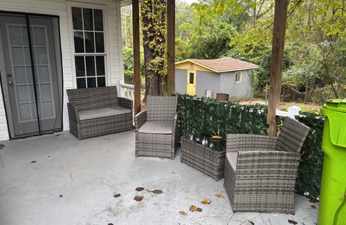 Eau Claire House | Spacious 5-bedroom house in serene Columbia