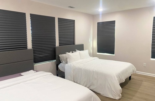 Sylvan Hills House | Spacious 5-bedroom house with AC, WiFi in enjoyable Atlanta