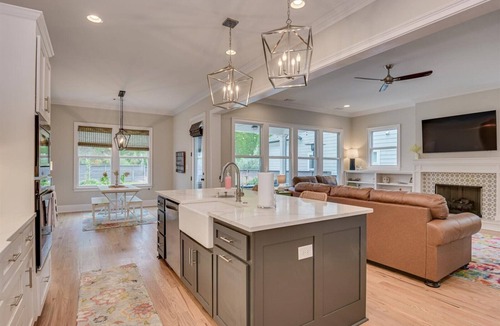 Evans House | Spacious 5-bedroom house in River Island