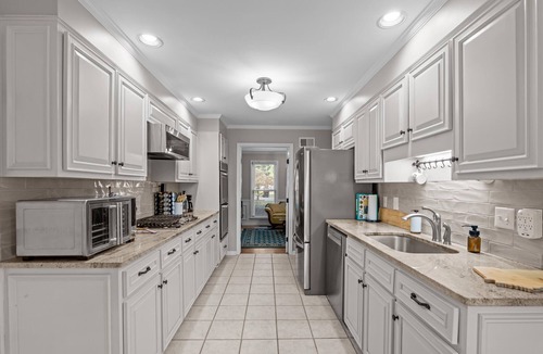 Evans House | Spacious 5-bedroom house in fabulous Evans with AC, community pool, fitness area
