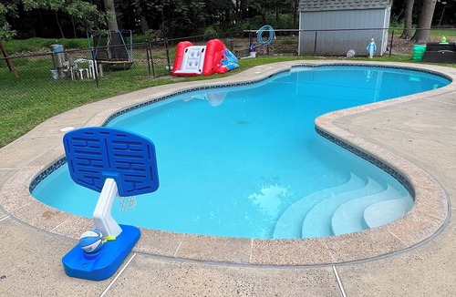 Martinsville House | Spacious 5-bedroom house with in-ground pool