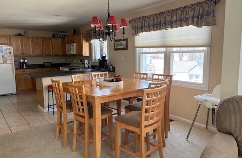 Wildwood House | Spacious 5 BR 3B Wildwood Condo, Sleeps 12-14