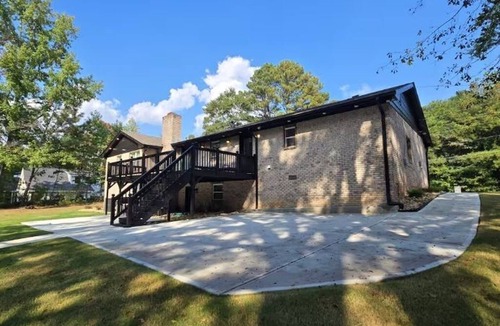 Conyers House | Spacious 5BDR Retreat Patio Grill Firepit SmallGym