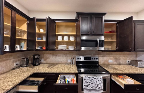 Auburn House | Spacious 5BR/3BA Near Hamilton Mill & Mall of Georgia