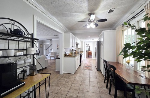 Five Forks House | Spacious 5br/3bth home in a cul-de-sac