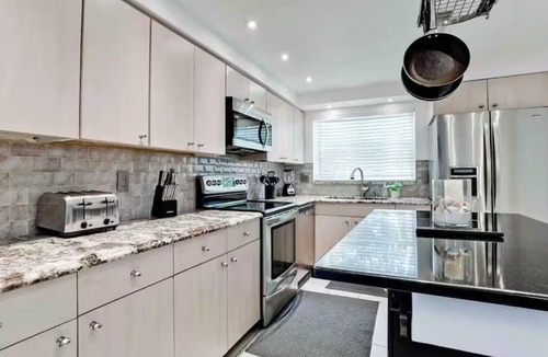 River District House | Spacious 5BR Family Oasis I Luxury Pool I Close to Anna Maria Island