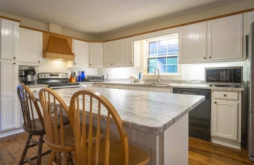 Helen Cabin | Spacious 5BR Helen villa with private pool, hot tub, and game room.