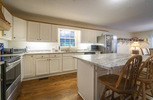 Helen Cabin | Spacious 5BR Helen villa with private pool, hot tub, and game room.