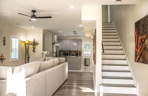 Macon House | Spacious 5BR Home | Sleeps 12 | Pet Friendly
