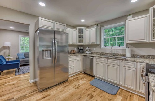 Johnson City House | Spacious 5BR Home Sleeps 9 Modern Comfort
